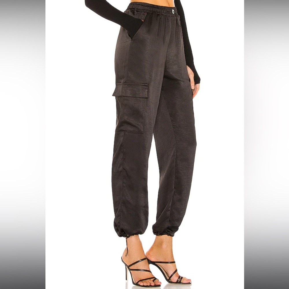 NWOT Revolve Rita cargo pant in black
